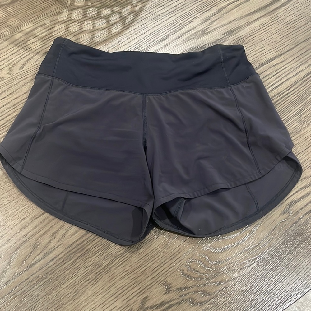 Lululemon 2.5” Speed Up Shorts